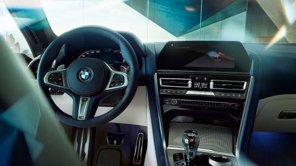 BMW 8er Gran Coupé Intelligent Personal Assistant